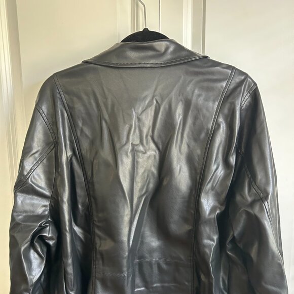 Torrid - NWT - Faux Leather Moto Jacket - Size 4 - Picture 6 of 7